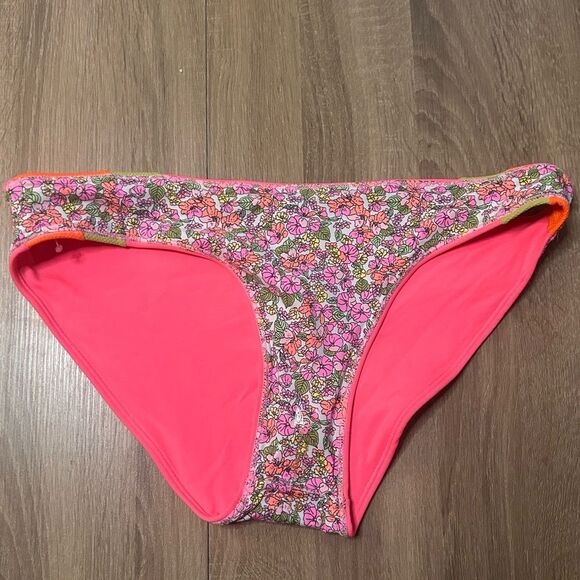 Maaji Fandango Flirt Pink Floral Thin Side Reversible Bikini Bottom Size 2XL - Picture 5 of 15